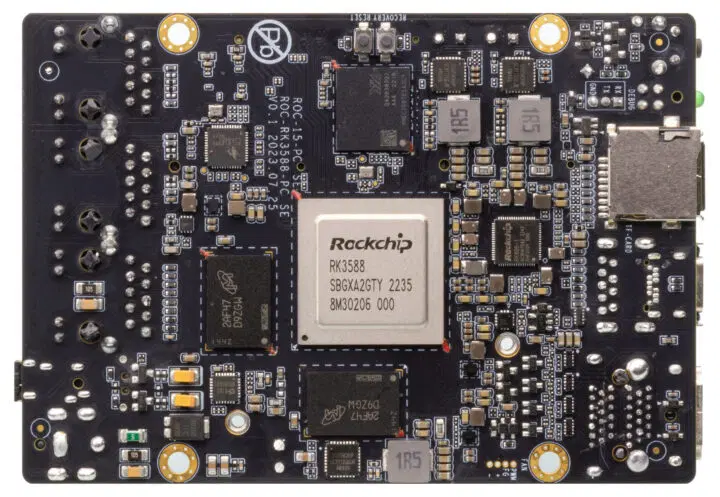 Máy tính đơn bo SBC Firefly ROC-RK3588-RT với 3 Cổng Ethernet, 3 Đầu ra Màn hình và Khe cắm M.2
